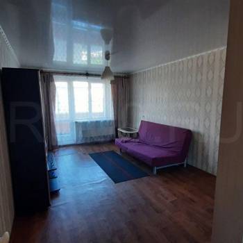 Продается 1-комнатная квартира, 42 м²
