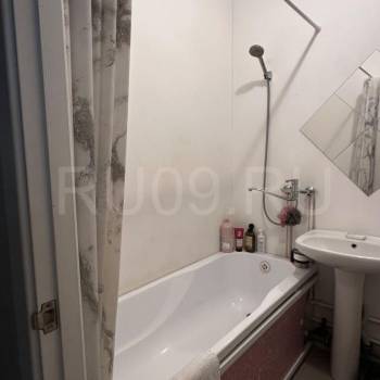 Продается 1-комнатная квартира, 42 м²