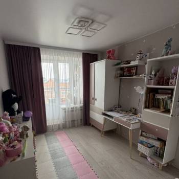 Продается Многокомнатная квартира, 93,3 м²