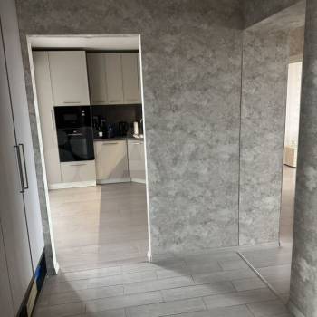 Продается Многокомнатная квартира, 93,3 м²