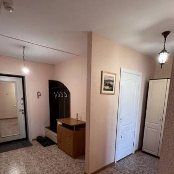 Продается 1-комнатная квартира, 53 м²