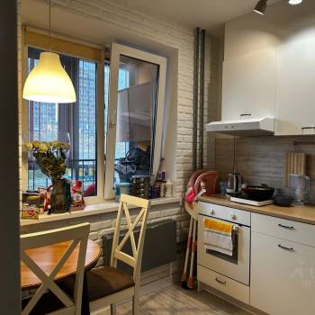 Продается 1-комнатная квартира, 37 м²