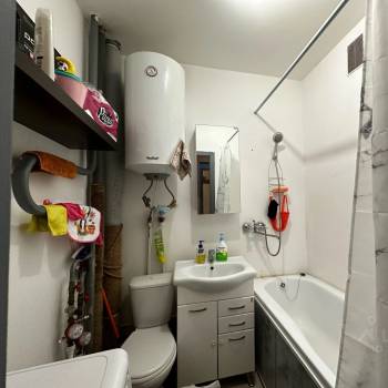 Продается 1-комнатная квартира, 37 м²