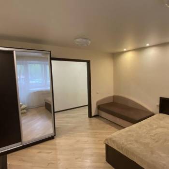 Продается 1-комнатная квартира, 38 м²