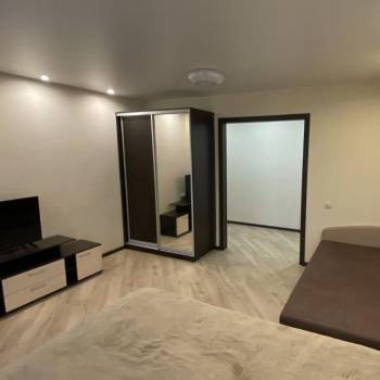 Продается 1-комнатная квартира, 38 м²