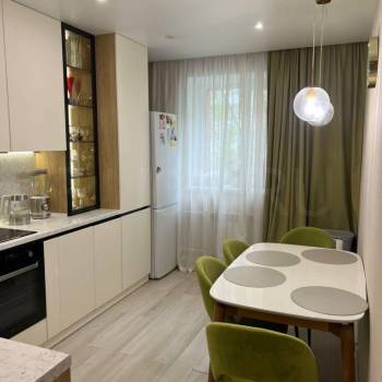 Продается 1-комнатная квартира, 48 м²