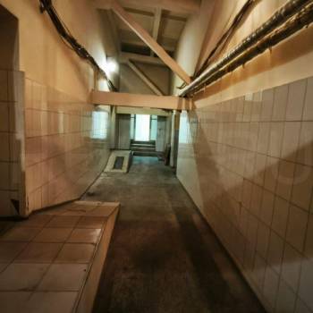 Сдается Нежилое помещение, 300 м²