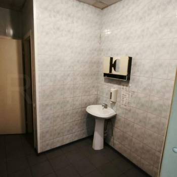 Сдается Нежилое помещение, 300 м²