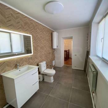 Продается Дом, 242 м²