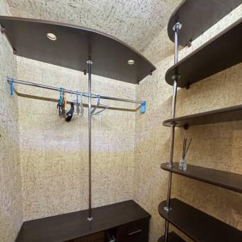 Продается 1-комнатная квартира, 43 м²