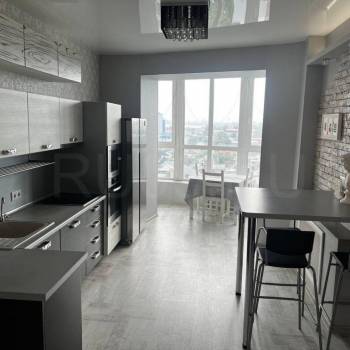 Продается 2-х комнатная квартира, 77 м²