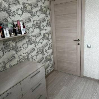 Продается Многокомнатная квартира, 69 м²