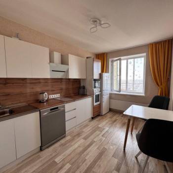 Сдается 2-х комнатная квартира, 64 м²