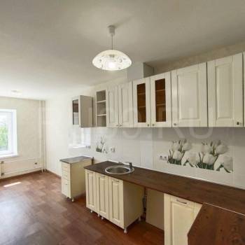 Продается Многокомнатная квартира, 79 м²