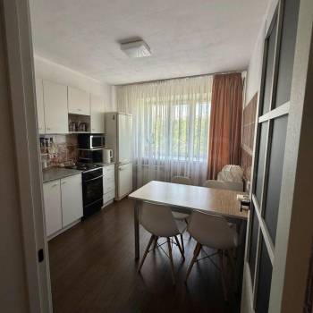 Продается 1-комнатная квартира, 37 м²