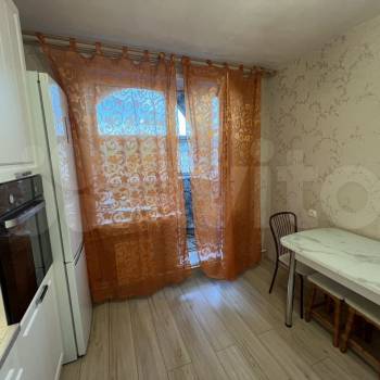 Продается Многокомнатная квартира, 87,3 м²