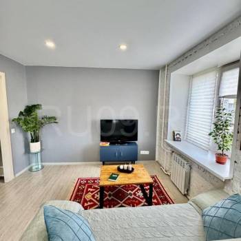 Продается 1-комнатная квартира, 40 м²