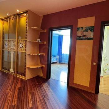 Продается 3-х комнатная квартира, 98 м²