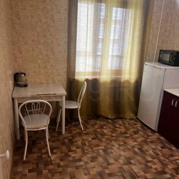 Сдается 1-комнатная квартира, 39 м²