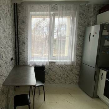 Продается 1-комнатная квартира, 42 м²