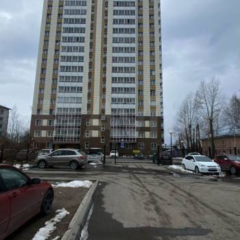 Продается 1-комнатная квартира, 42 м²