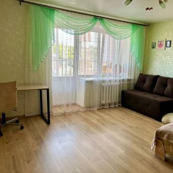 Продается 1-комнатная квартира, 49 м²