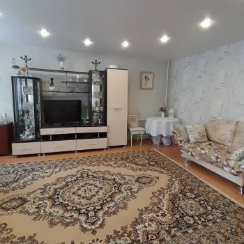 Продается 1-комнатная квартира, 42 м²