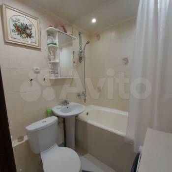 Продается 1-комнатная квартира, 42 м²