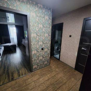 Продается 1-комнатная квартира, 37 м²