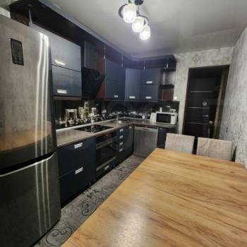Продается 1-комнатная квартира, 37 м²
