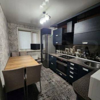 Продается 1-комнатная квартира, 37 м²