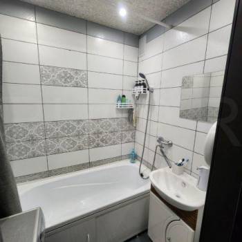 Продается 1-комнатная квартира, 37 м²