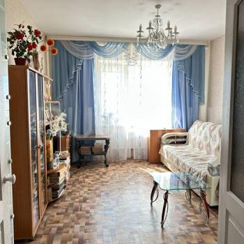 Продается 1-комнатная квартира, 48 м²