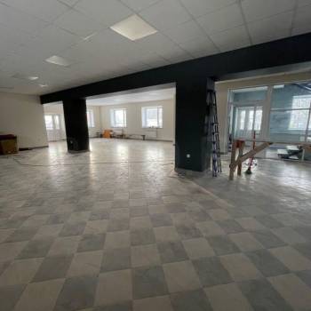 Сдается Нежилое помещение, 320 м²