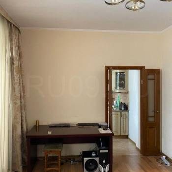 Продается 1-комнатная квартира, 49 м²