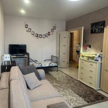 Продается 1-комнатная квартира, 43 м²