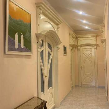 Продается Многокомнатная квартира, 179 м²