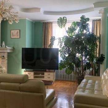 Продается Многокомнатная квартира, 179 м²