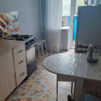 Продается 1-комнатная квартира, 37 м²