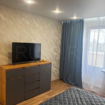 Продается 1-комнатная квартира, 37 м²