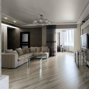 Продается Многокомнатная квартира, 107 м²