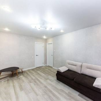 Продается 1-комнатная квартира, 42 м²