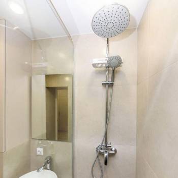 Продается 1-комнатная квартира, 42 м²