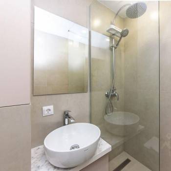 Продается 1-комнатная квартира, 42 м²