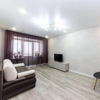 Продается 1-комнатная квартира, 42 м²