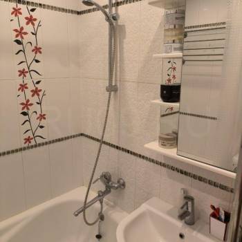 Продается Многокомнатная квартира, 82 м²