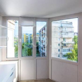 Продается 1-комнатная квартира, 42 м²