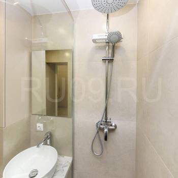 Продается 1-комнатная квартира, 42 м²