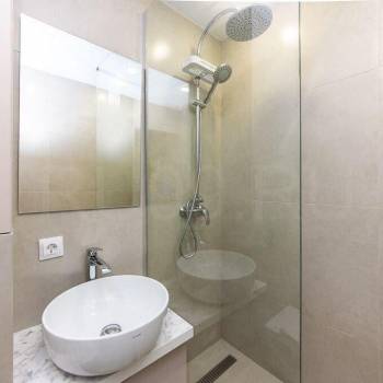 Продается 1-комнатная квартира, 42 м²