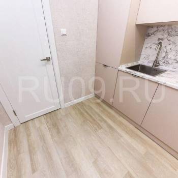 Продается 1-комнатная квартира, 42 м²